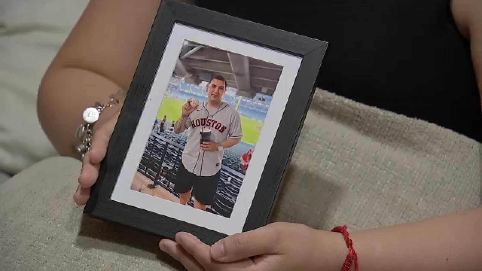A wife warns about meeting strangers online after her husband was killed during a Facebook Marketplace sale