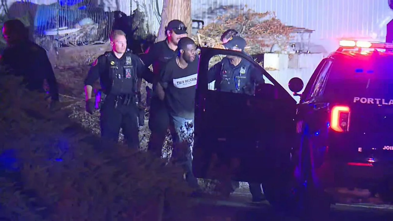 Police responded to a liquor store robbery near Northeast 122nd Avenue and Glisan Street in Portland
